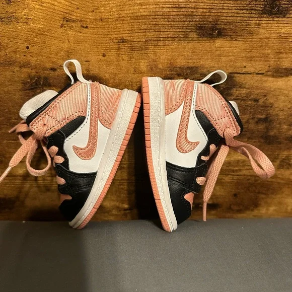 Nike Air Jordan 1 Mid Light Madder Root PinkToddler Girls Shoes - Picture 4 of 6